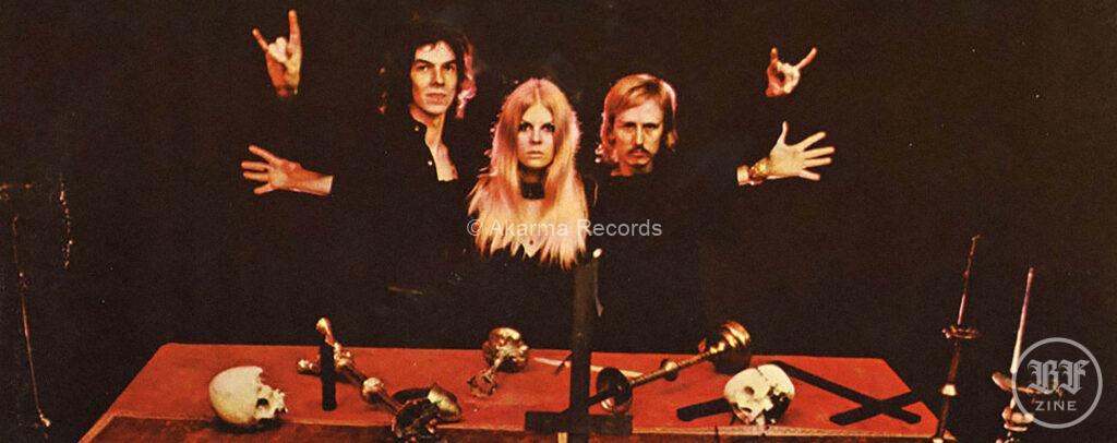 Parte posterior de la portada original de Coven - Destroys Minds & Reaps Souls