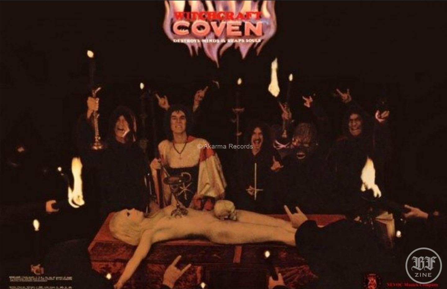 Interior de la Portada original de Coven - Destroys Minds & Reaps Souls
